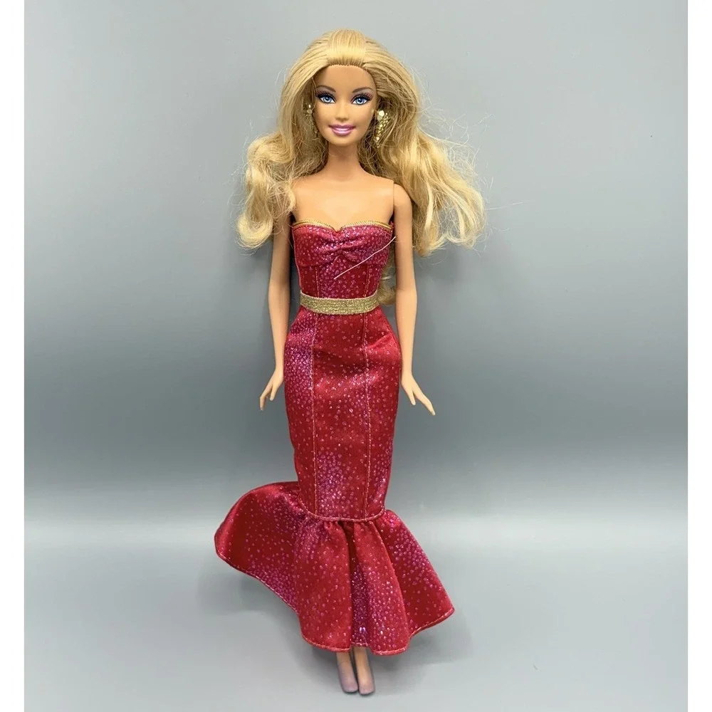Barbie Doll 2010 I Can Be Anything A Movie Star Blonde Red Dress Jewelry Read